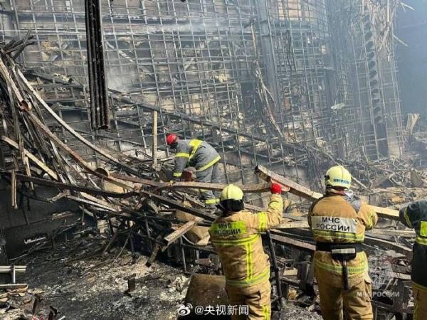 俄罗斯紧急情况部发布音乐厅内部画面,已被烧得面目全非 俄罗斯紧急情况部发布音乐厅内部画面,已被烧得面目全非
