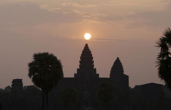 柬埔寨吴哥窟的日出