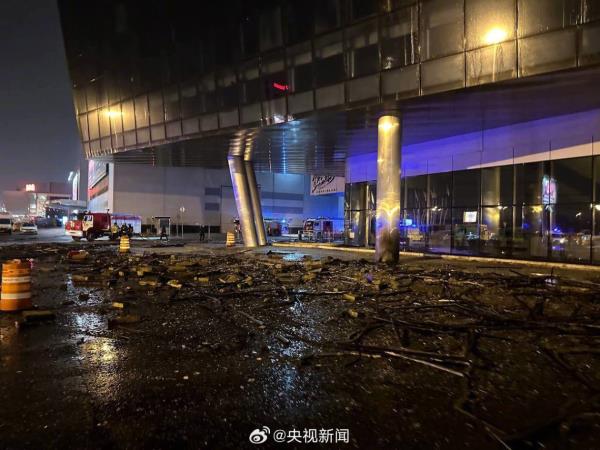 俄罗斯遭袭音乐厅内部已成废墟 俄罗斯遭袭音乐厅内部已成废墟