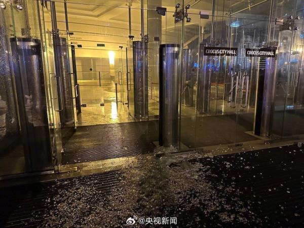 俄罗斯遭袭音乐厅内部已成废墟 俄罗斯遭袭音乐厅内部已成废墟