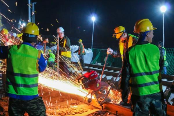 接入国家“八纵八横”铁路网！巴南高铁年内开通