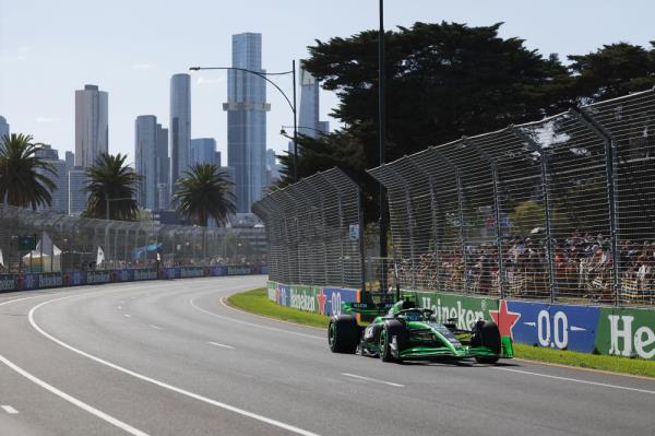 F1澳大利亚站：塞恩斯打破维斯塔潘垄断夺冠