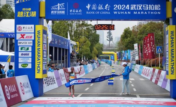 冠军诞生,破纪录! 冠军诞生,破纪录!