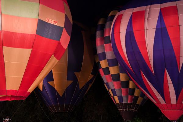 新西兰：热气球发光秀