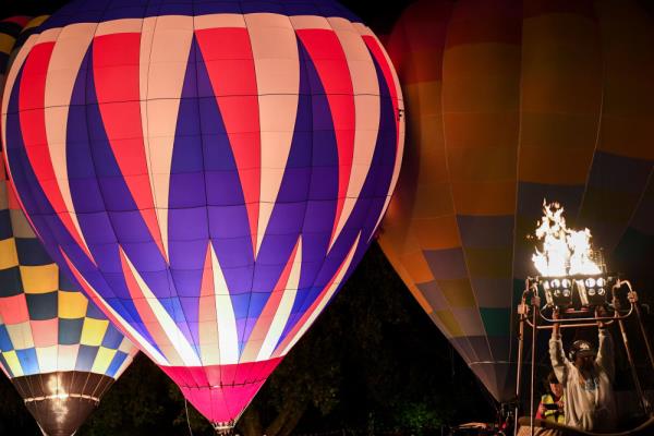 新西兰：热气球发光秀