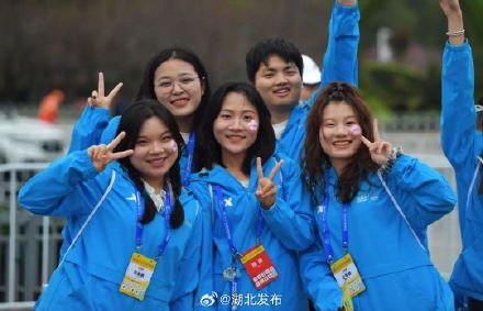 2024武汉马拉松鸣枪起跑 2024武汉马拉松鸣枪起跑