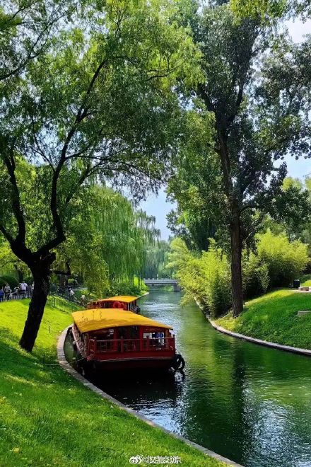 长河观柳!北京这条游船航线开航→ 长河观柳!北京这条游船航线开航→