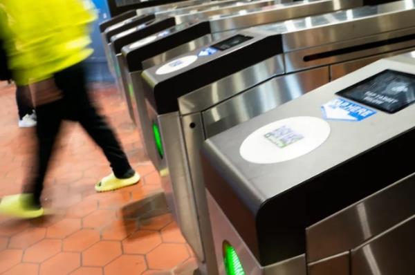 美媒：华盛顿严厉打击地铁逃票，罚单数量激增约200%