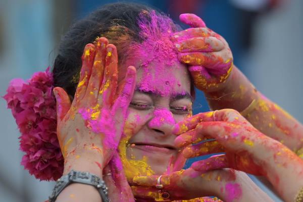 印度:欢庆洒红节 印度:欢庆洒红节