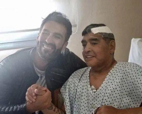 传奇巨星突然猝死!私人医生遭质疑,8人涉嫌谋杀? 传奇巨星突然猝死!私人医生遭质疑,8人涉嫌谋杀?