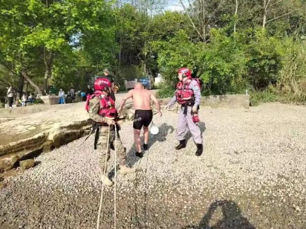 突发！福州乌龙江有人遇险！