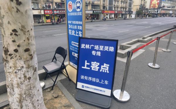 西湖边，这个杭州姑娘火了！每天与500斤的大家伙打交道，一开口，绝了！