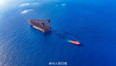 亚洲第一深水导管架海基二号海上安装就位