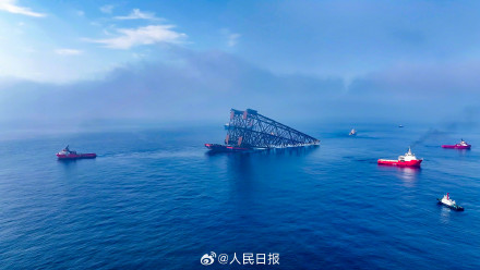 亚洲第一深水导管架海基二号海上安装就位