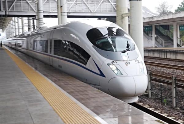 池黄高铁“试跑”!预计4月底具备开通运营条件 池黄高铁“试跑”!预计4月底具备开通运营条件