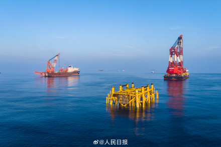 亚洲第一深水导管架海基二号海上安装就位