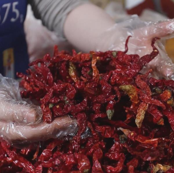 20天,近14亿元!一碗麻辣烫“点燃”一座城!还带火了这些“土特产” 20天,近14亿元!一碗麻辣烫“点燃”一座城!还带火了这些“土特产”