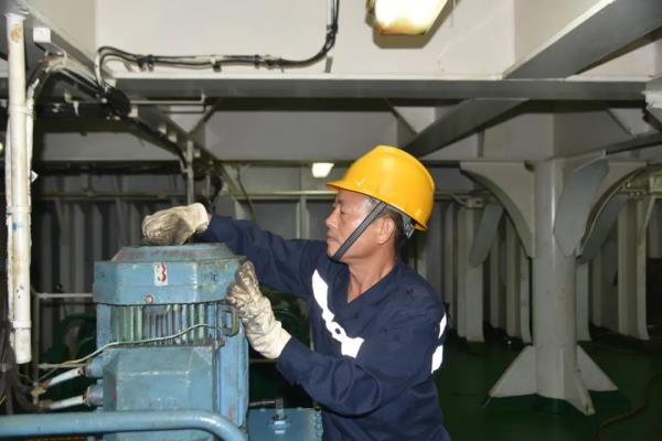 “老鬼”?海平面以下的铁路工种大揭秘! “老鬼”?海平面以下的铁路工种大揭秘!