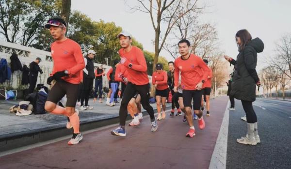 全国纪录进入“206”时代 单场超3000人“破3”——中国马拉松全面提速的背后 全国纪录进入“206”时代 单场超3000人“破3”——中国马拉松全面提速的背后