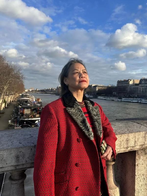 退休医生→时尚博主→国际T台 她简直太酷啦 退休医生→时尚博主→国际T台 她简直太酷啦