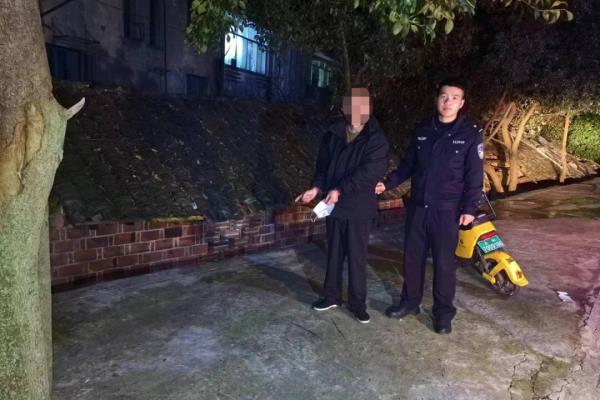 刑满释放男子，刚出监狱大门就又被抓了！