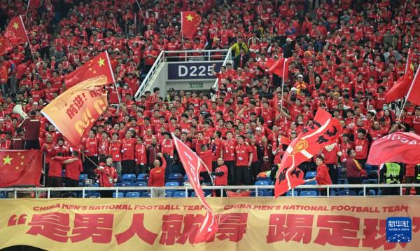 足球世预赛:中国队4比1战胜新加坡队 足球世预赛:中国队4比1战胜新加坡队
