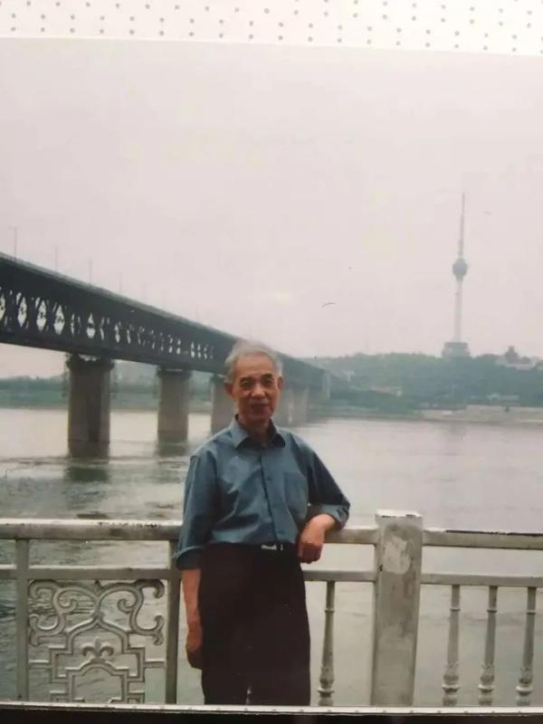 浙大学生网上寻人!借书时发现古董书签,主人是谁?谜底亮了 浙大学生网上寻人!借书时发现古董书签,主人是谁?谜底亮了