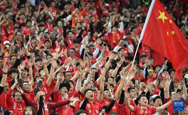 足球世预赛:中国队4比1战胜新加坡队 足球世预赛:中国队4比1战胜新加坡队