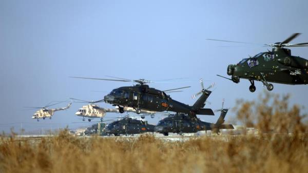 组图丨新疆军区某陆航旅开展实战化训练