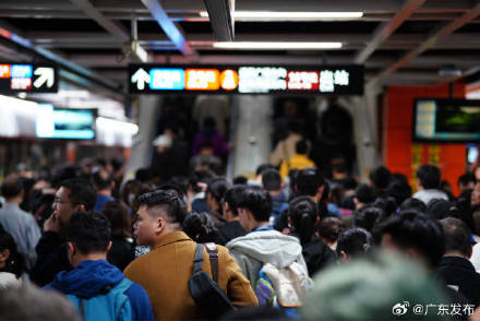 广州地铁部分线路乘客清明可带少量香纸烛宝进站