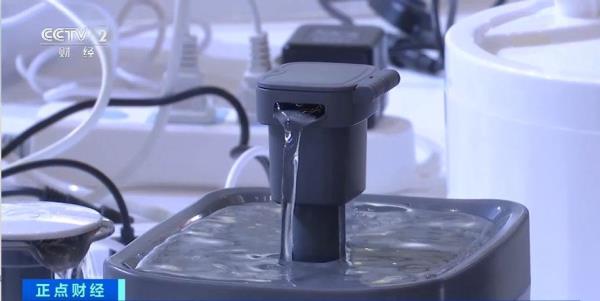 萌宠经济升温!2025年市场规模将近500亿元 萌宠经济升温!2025年市场规模将近500亿元