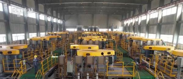 中国“聚宝盆”全力保障春耕 察尔汗盐湖成为国内最大钾肥生产基地