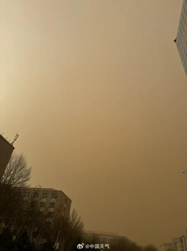 停工、停课、停运！内蒙古遭遇强沙尘暴！