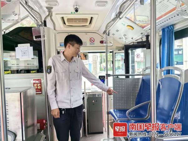 暖心!桂林特殊女孩上学不便,9名公交司机轮流护送近1年 暖心!桂林特殊女孩上学不便,9名公交司机轮流护送近1年