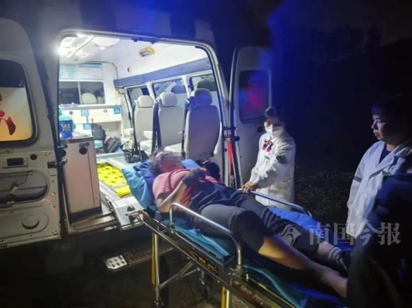 紧急!柳州驴友受伤被困旗山,消防攀岩救援“步步惊心” 紧急!柳州驴友受伤被困旗山,消防攀岩救援“步步惊心”