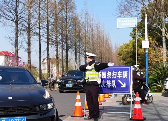 28℃！周末春光大好，上海局地拥堵高峰预警！还有件事要抓紧→
