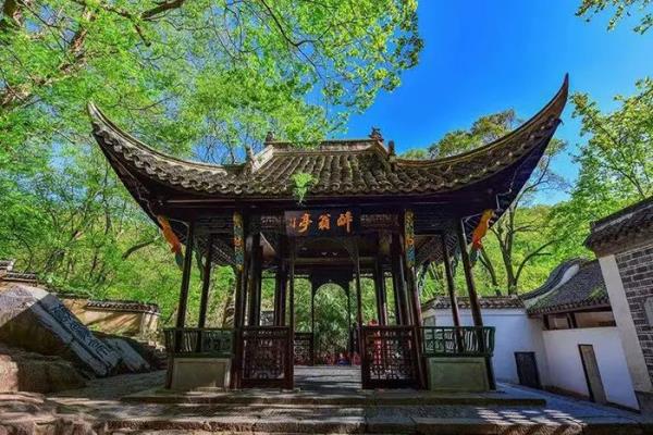 要进景区先背诗，难道这是语文老师开的？