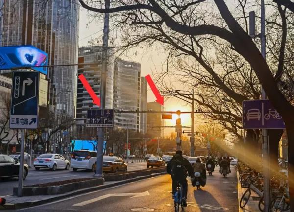 常有车辆被罚!北京这段路禁限行标志有点“隐蔽”!请留意→ 常有车辆被罚!北京这段路禁限行标志有点“隐蔽”!请留意→