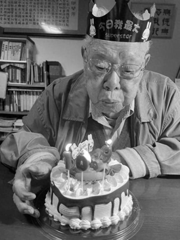 巨星陨落!他曾两度患癌,传奇一生... 巨星陨落!他曾两度患癌,传奇一生...