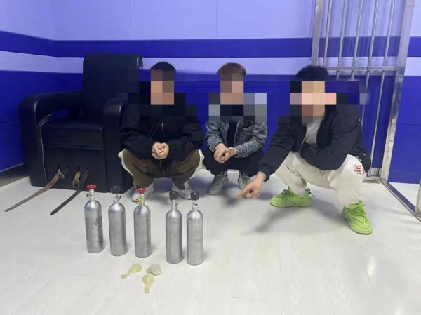 现场抓获5人，其中一人未成年！