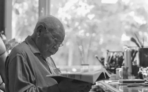 巨星陨落!他曾两度患癌,传奇一生... 巨星陨落!他曾两度患癌,传奇一生...