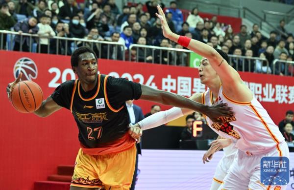 篮球丨CBA常规赛：江苏肯帝亚不敌深圳马可波罗
