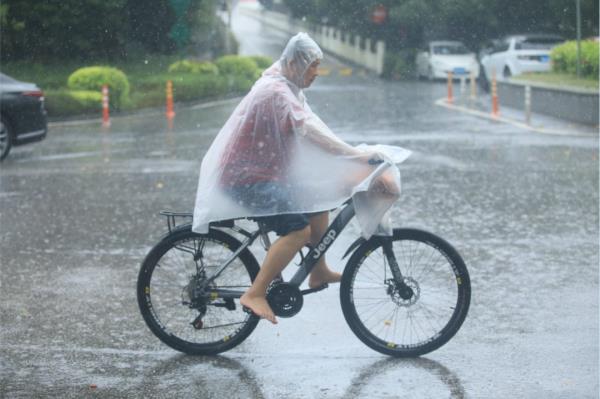 刚刚,广州一区发布冰雹橙色预警!多区雷雨大风黄色预警!至于周末…… 刚刚,广州一区发布冰雹橙色预警!多区雷雨大风黄色预警!至于周末……