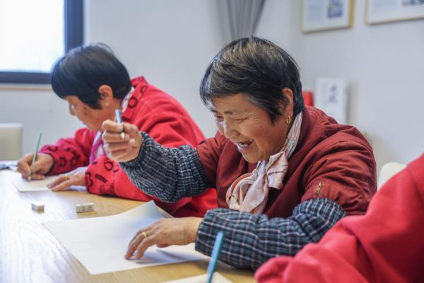 浙江嘉兴农民收入连续20年居全省前列 浙江嘉兴农民收入连续20年居全省前列