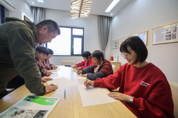 浙江嘉兴农民收入连续20年居全省前列 浙江嘉兴农民收入连续20年居全省前列