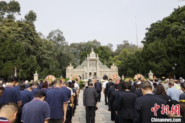 广州举行黄花岗七十二烈士殉难113周年纪念活动