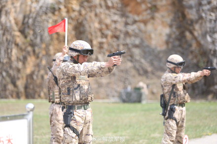 实弹射击训练，发发精准！