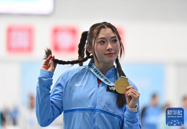 田径｜全国室内锦标赛：吴艳妮获女子60米栏冠军