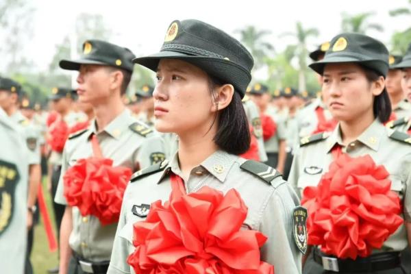 压不住！这嘴角根本压不住