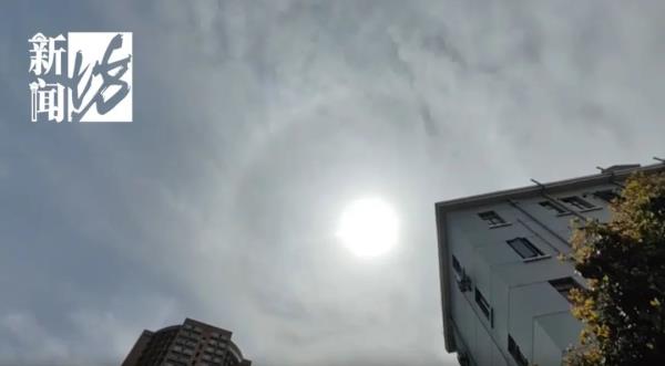 “阳春三月,要中暑了!”上海一片全红 今天还有神奇的一幕 “阳春三月,要中暑了!”上海一片全红 今天还有神奇的一幕